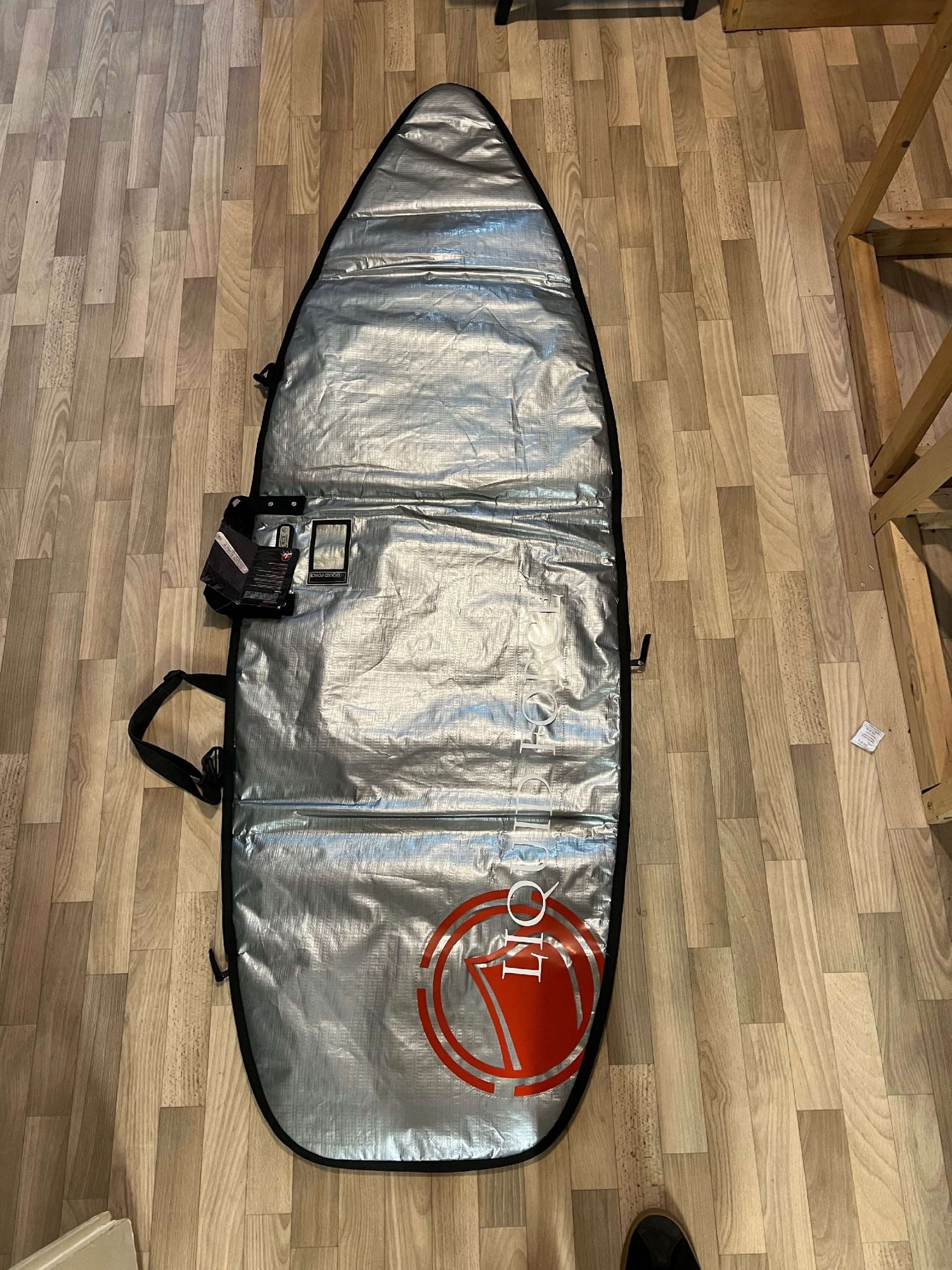 1030_surfboard-daybag-liquid-force.jpg