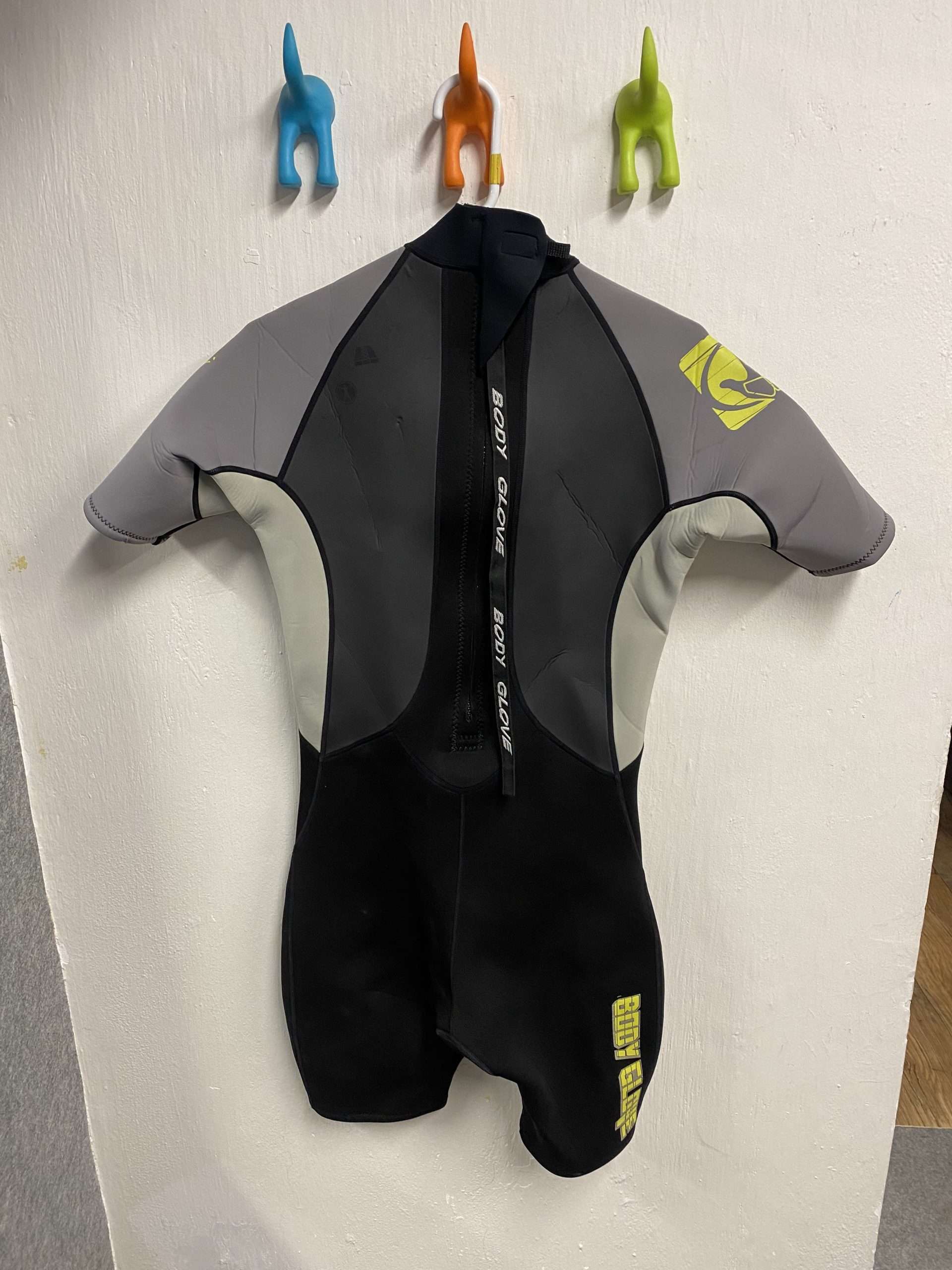 874-1_bodyglove-pro3-kratky-neopren-2-5-2mm.jpg