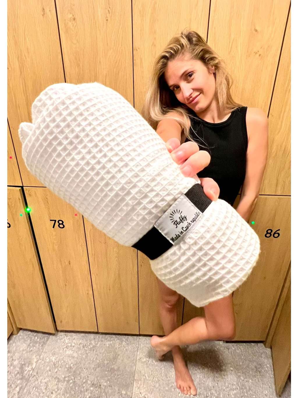 901-2_hot-zip-sauna-limited-vafle-ruzova-ponco.jpg